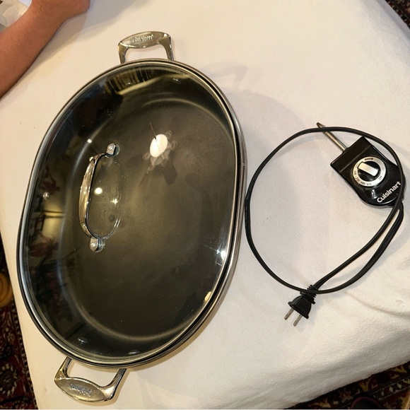 Cuisinart CSK-150 1500-Watt Nonstick Oval Electric Skillet,Brushed Stainless 18 - Picture 3 of 5